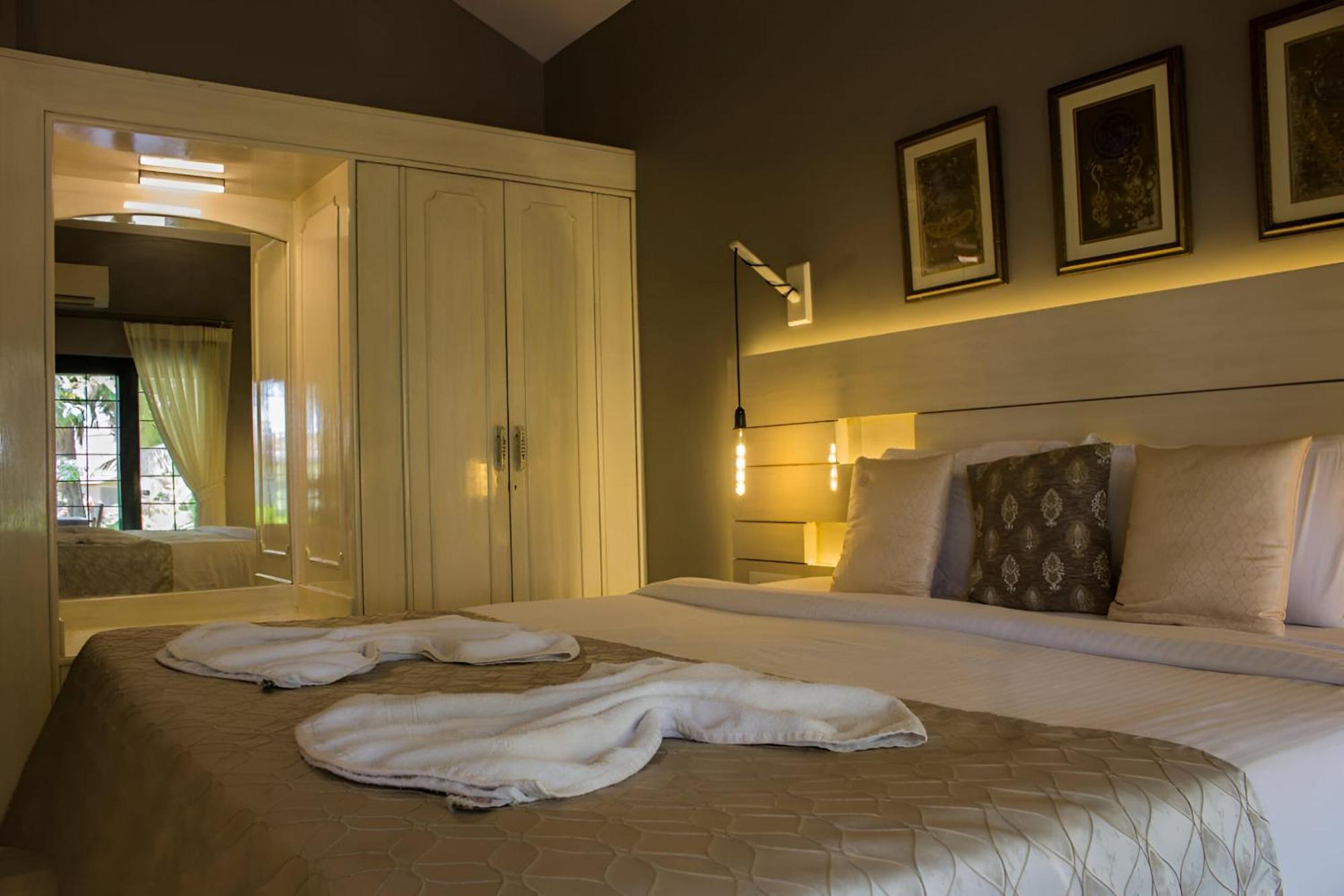 Shikara Beach Resort Cavelossim Esterno foto