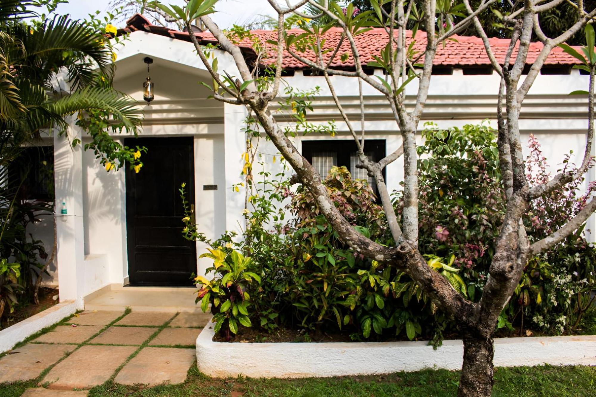 Shikara Beach Resort Cavelossim Esterno foto