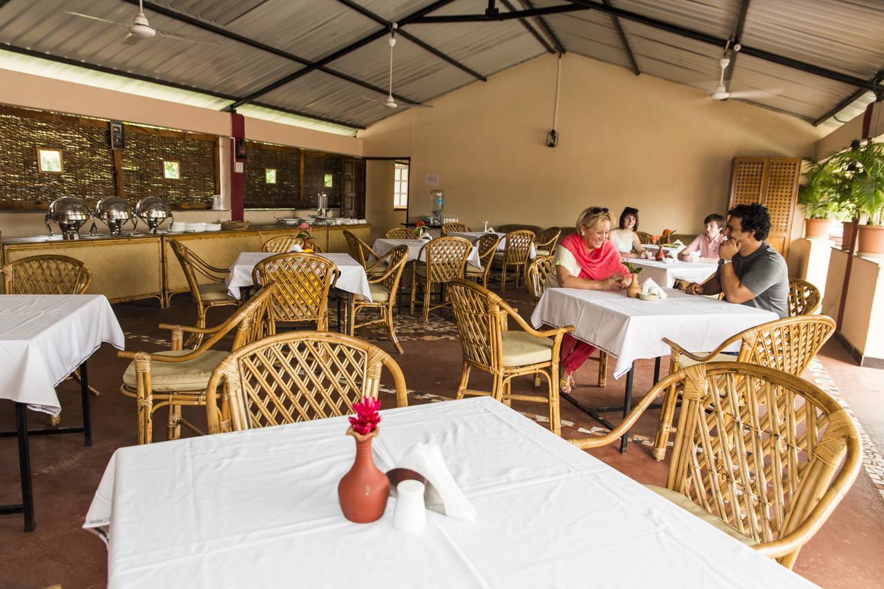 Shikara Beach Resort Cavelossim Esterno foto