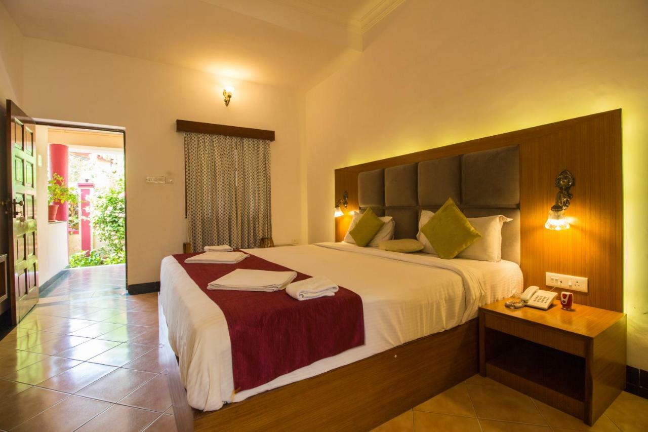 Shikara Beach Resort Cavelossim Esterno foto