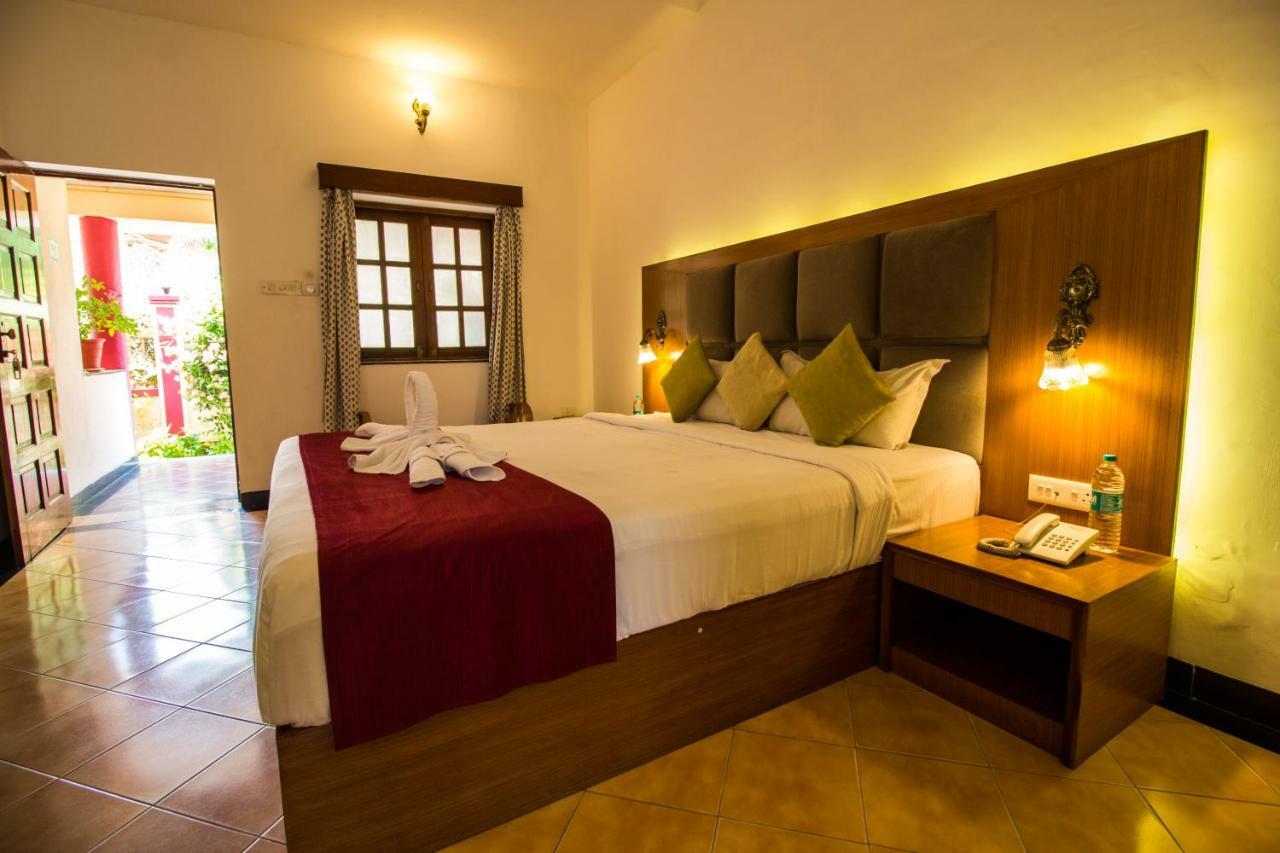 Shikara Beach Resort Cavelossim Esterno foto